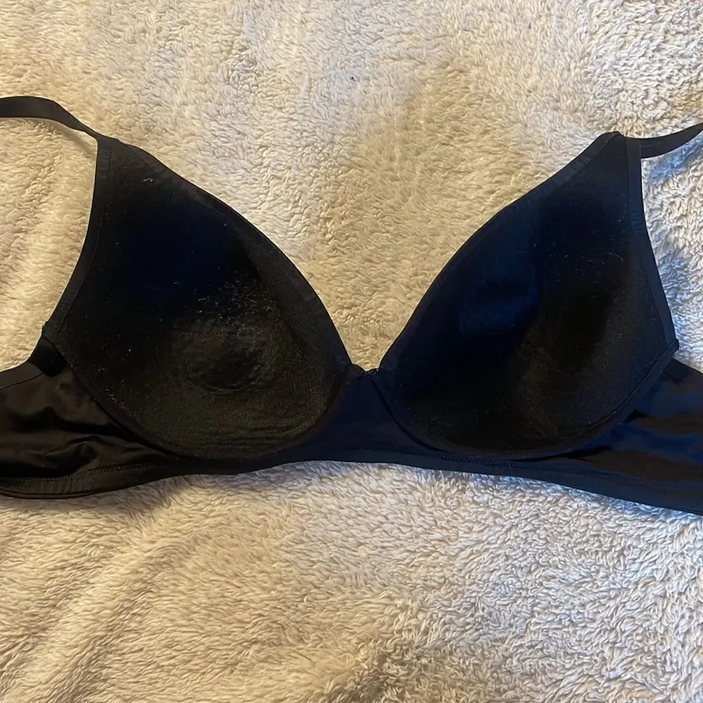 Simple black bra - Picture 4 of 5